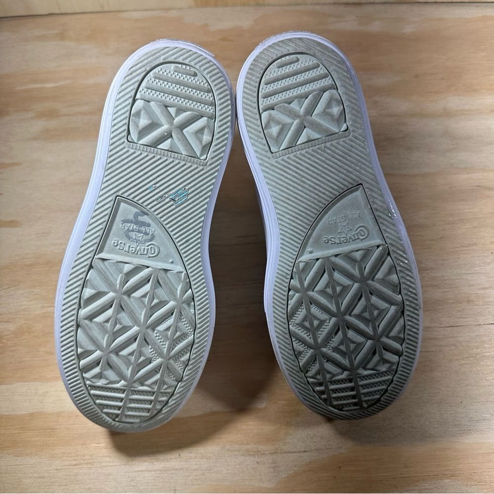 Converse High-Top Sneakers Women’s Size 6 - Picture 5 of 7